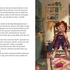 Ein Kind mit lockigem Haar sitzt erschöpft in einer unordentlichen Küche. Links ist ein Tisch mit Obst und einem Plan.