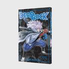 "DEAD ROCK" ist groß geschrieben. Darunter steht "3". Illustration: Ein Charakter mit lila Haaren und Schwert in Aktion.