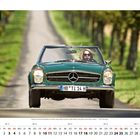 "Motor Klassik" Logo, Kalender unten; Frau fährt grünen Oldtimer auf Landstraße.