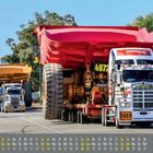 Kalender mit März-Tagen unten, großer LKW transportiert riesige Muldenkipperteile. Label: "OVER SIZE".