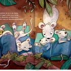 Gemütlich ist es in der Hecke, dort liegen unter einer Decke alle Mäuschen auf Matratzen. Illustration: Mäuse ruhen.