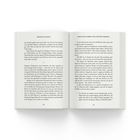 Doppelseite eines Buches, Seitenzahlen 54 und 55, Überschriften: "Mindset in Your Pocket" und "Erkenne deine Projektion, dann endet deine Stagnation".