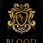 Text: "Daphne Bühner. Alea Villain. Du bist all das, was ich hasse. Maledictus Academy | Bloodlines. Black Edition." Ein Buchcover mit rosafarbenem Wappen.