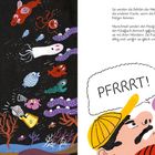 Texte: Ein Text beschreibt, wie Fische Fischer warnen. Großes "PFRRRT!" in Sprechblase. Illustration zeigt bunte Fische, Anker, Mann mit Hut.
