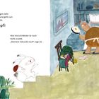 Links steht: "Am nächsten Morgen steht der Hase früh auf und geht zum Haus der Schildkröte. Klopf, klopf!" Rechts kocht eine Schildkröte, während ein Hase eine Treppe hochläuft.