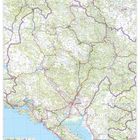 Montenegro - Crna Gora: Detailreiche Landkarte mit topografischen Merkmalen, Städten, Straßen und Grenzen in grünen und blauen Tönen.