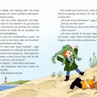 Zwei Kinder am Strand. Eines trägt Seetang auf dem Kopf, das andere liegt lässig im Sand. Im Hintergrund ein Leuchtturm.