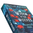 Buchcover mit Text: "Witch of the Wolves", "Halbmond Erbe", "Kaylee Archer". Rote Rosen und mystische blaue Muster.