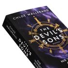 Auf dem Cover steht: "CHLOÉ WALLERAND", "THE DEVIL'S SONS", "ROMAN". Dunkles Design mit goldenen und violetten Akzenten.
