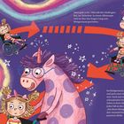 Ein Einhorn mit Brille schiebt ein Mädchen im Rollstuhl. Bunte Spiralen im Hintergrund, Text beschreibt eine schnelle Fahrt.