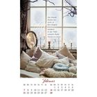 Zitat: "Die Freude finden wir nicht in den Dingen, sondern in der Tiefe unserer Seele." Kalenderseite: Februar. Gemütliches Sofa mit Kissen.