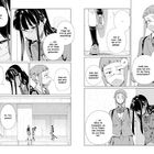 Manga-Illustration: Zwei Schülerinnen in Uniformen sprechen in Panels. Eine ist niedergeschlagen, die andere wirkt neugierig.