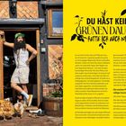 Rechts gelber Hintergrund: "DU HAST KEINEN GRÜNEN DAUMEN? HATTE ICH AUCH NICHT!" Links: Mann mit Bart steht lässig in einer Tür, Hühner davor.