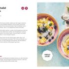 "Exotischer Obstsalat mit Kokosquark", Rezept für 2 Personen, 15 Min. Zubereitung. Zutaten: Ananas, Apfel, Heidelbeeren.