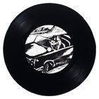 Text "SMACK!" in einer Illustration auf einem Schallplatten-Etikett, zeigt ein Auto mit einem küssenden Paar.