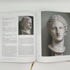 "45 COLOSSAL HEAD OF A CULT GODDESS, PURCHASED AS JUNO." Links Textbeschreibungen, rechts Foto einer antiken Büste.
