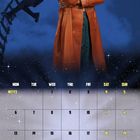 "Fifteenth Doctor" und "December" stehen über einem Kalender. Ein Mann in einem braunen Mantel lächelt.
