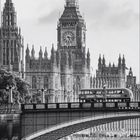 London – Großbritannien. Elizabeth Tower, Höhe: 96 Meter, Bauzeit: 1846–1859. Kalenderansicht mit Londoner Skyline.
