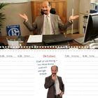 Oktober: Chef ist wie König - nur ohne Krone und mit weniger Urlaub. Ein Mann in Büro kleidet sich lässig und lächelt.