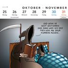 Kalenderseite für Ende Oktober. Illustration: Sensenmann liest Buch neben schlafendem Kind. Text: „Und wenn sie nicht gestorben sind...“