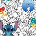 "Stitch hat Schrulle verloren. Findest du die Puppe?" Illustration von Stitch mit Kokosnüssen und bunten Blättern.