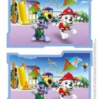 Oben: „Im unteren Bild sind fünf Fehler versteckt. Suche sie und kreise sie ein!“ Illustrationen von zwei Cartoon-Hunden auf einem Spielplatz.