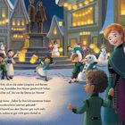 „Das sieht echt toll aus“, staunt Erik. Illustration einer festlichen Szene mit Schneemännern, Kindern und Laternen im Schnee.