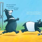 "Oh nein, du hast dich bewegt! Die Tiere springen davon!" Ein Panda, Pinguin, Tapir rennen zum Zoo-Ausgangsschild.