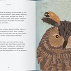 Text: „Hör gut zu. Schritt drei: Achte auf die Tonlage... Schritt vier: Achte beim Zuhören... Schritt fünf: Denk beim Zuhören daran...“

Illustration: Eine detaillierte Eule mit braunem Gefieder und großen Augen.