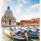 "Februar" steht unten. Kalenderansicht mit venezianischen Gondeln und der Basilica di Santa Maria della Salute im Hintergrund.