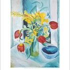 Kalender, zweite Seite. Eine Vase mit leuchtend roten und gelben Blumen auf einem Tisch, daneben eine blaue Schale.