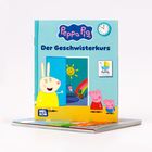 "Peppa Pig: Der Geschwisterkurs" in blauer Schrift, bunte Cartoon-Charaktere, fröhliche Szene mit Sonne und Regenbogen.