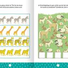 Links: „Schau genau, immer ein Tier hat ein etwas anderes Fell als die anderen. Kreise es ein.“ Zebras, Giraffen, Tiger, Leoparden.

Rechts: „Im Streichelgehege ist ganz schön was los! Wie viele Tiere von jeder Art kannst du entdecken? Schreibe die Zahl in die Kästchen.“ Tiere auf Wiese.