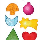 Oben rechts steht die Zahl 7. Verschiedene bunte Formen: Pilz, Mond, Kugel, Stern, Baum und Herz.