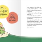 Text in Sprechblasen: „Bitte, zeichne mir ein Schaf.“ „Das ist die Kiste. Das Schaf steckt da drin.“ Illustration eines kleinen Jungen.