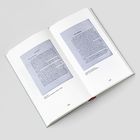 Der Text zeigt Seitenzahlen 126 und 127, erwähnt den Schauplatz "Judenvierteln in Krakau 1938". Geöffnetes Buch mit Textauszügen.