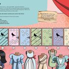 "Die sieben Türen" führt durch einen Raum mit bunten Türen und Ballkleidern. Hinweise helfen, die richtige Tür zu finden.