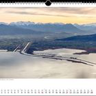 "Mündung des Alpenrheins bei Hard (A) in den Bodensee – Blick ins Rheintal." Unten Kalender für Februar 2021.