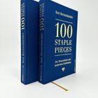 Zwei blaue Bücher mit goldener Schrift: "Ben Bernschneider, 100 Staple Pieces, Die Wunschliste des modernen Gentleman".