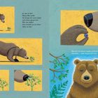 Links: „Ja, was ist das? Mama Bär seufzt...“. Recht: „Mmmh! Die Beere zergeht...“. Illustration mit Bär und Beeren.