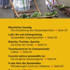 Texte zu Inhalten über den Spreewald, darunter Trachten und Gurken. Menschen in traditioneller Kleidung bei einem Festumzug.