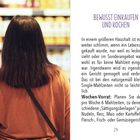 "BEWUSST EINKAUFEN UND KOCHEN" steht oben. Eine Frau in brauner Kleidung betrachtet Supermarktregale.