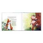 Text über Eichhörnchen, die Geräusche hören. Links ein Eichhörnchen mit Blättern, rechts zwei auf einem Baum. Aquarellfarben.