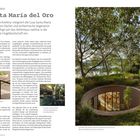 "Casa Santa María del Oro" von Mauricio Ceballos x Architects: Grünes Dach, Vegetation integriert, geschützt in Hügel.