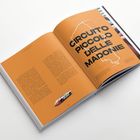 "CIRCUITO PICCOLO DELLE MADONIE" in großen schwarzen Buchstaben auf orangefarbenem Hintergrund, mit Rennwagenabbildung.