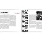 Kapitelüberschrift: "CHAPTER TWO", Jahreszahlen: "2010–2018". Rechts: Bild eines weißen Autos in einer Werkstatt.
