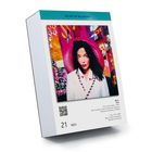 "The Art of 90s Covers" oben. Datum: "21 Nov". Bild einer Frau in weißem Outfit mit rotem Hintergrund.