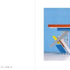 Texte: "No.175 2014 No.165 2012 I No.180 2014". Darstellung: farbige, geometrische Skulptur vor blauem Hintergrund.