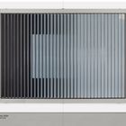 "Untitled (Horizon), 2024. Trivision Billboard, mixed media. 271 × 410 × 12 cm." Horizontale Jalousien in Grau- und Blautönen.