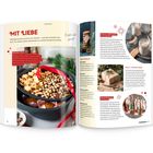 "Mit Liebe" und "Besondere Ideen". Backwaren in einer Schale mit roten Schleifen. Rezepte und Geschenkideen beschrieben.